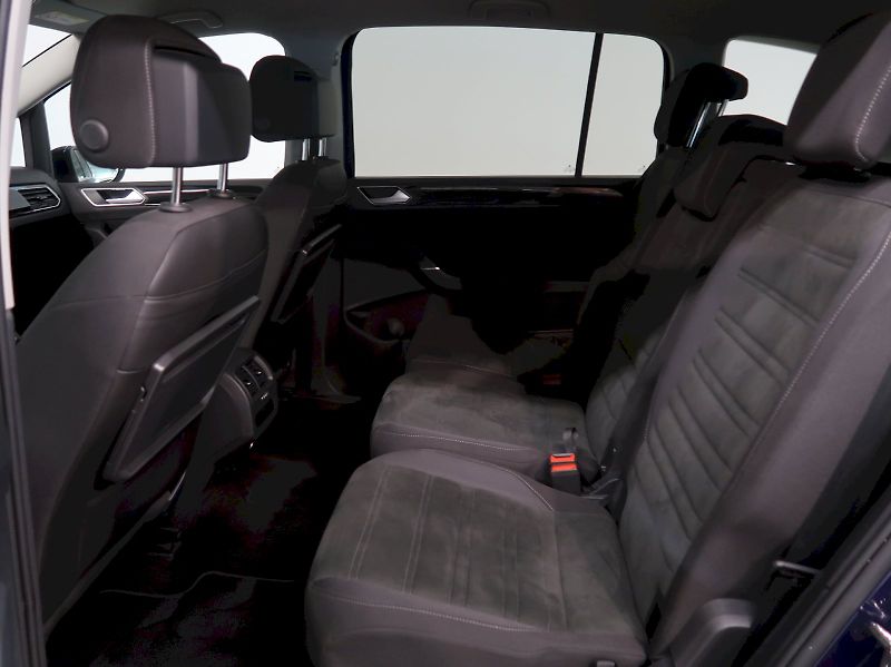 Volkswagen Touran (2023) HIGHLINE 2.0TDI 110KW DSG - fotka 15 z 37