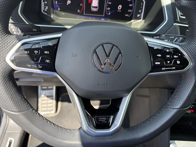 Volkswagen Tiguan 2.0 TSI DSG 4MOTION R-LINE 140 - fotka 13 z 28