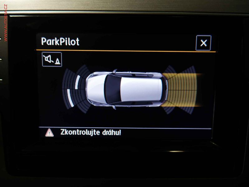 Volkswagen Golf (2014) 2.0 TDi, ČR, AC, tempo - fotka 13 z 19