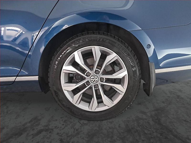 Volkswagen Passat (2019) 1.6 TDI, Automat, Kůže, Navi - fotka 15 z 25