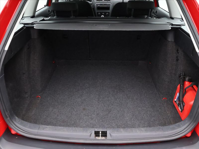 Škoda Octavia 1,6 i 75kW CZ 1.Maj Klima Tour - fotka 10 z 25