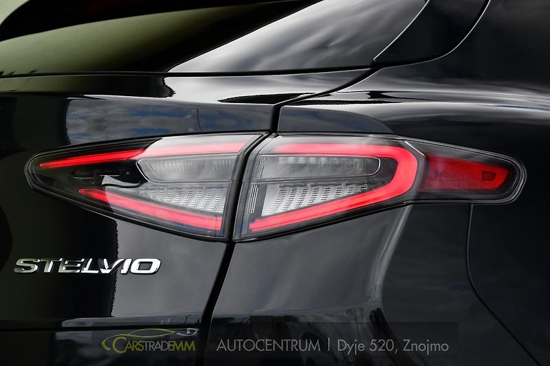 Alfa Romeo Stelvio 2.9V6 Bi-T.382 kW QUADRIFOGLIO - fotka 54 z 55