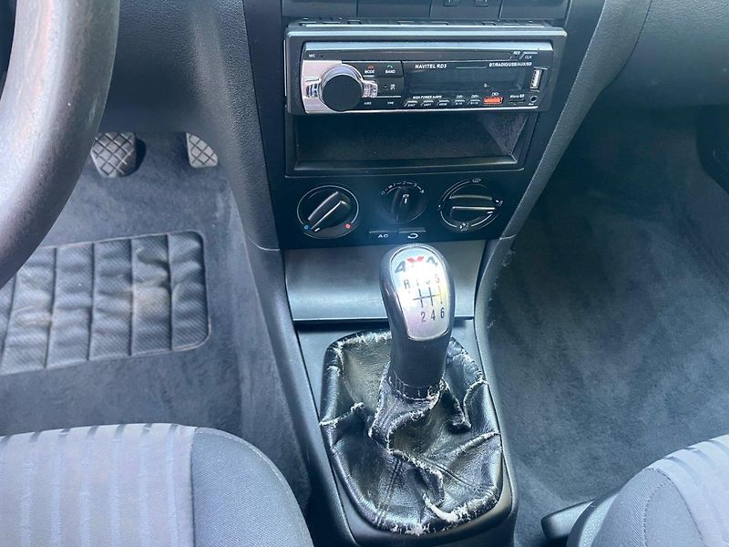 Škoda Octavia 	1,9TDi (74kW) 4x4*KLIMATIZACE - fotka 11 z 14