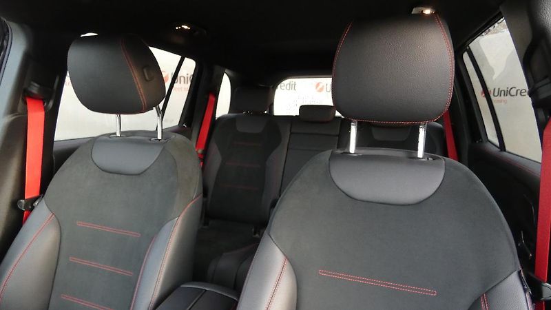 Mercedes-Benz GLB 35 4MATIC AMG - fotka 7 z 23