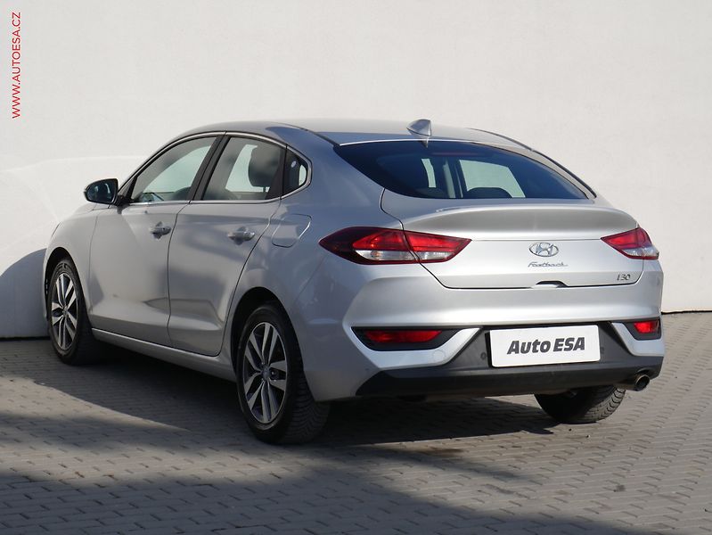 Hyundai i30 (2018) 1.0T-GDi, ČR, AC, temp - fotka 6 z 19