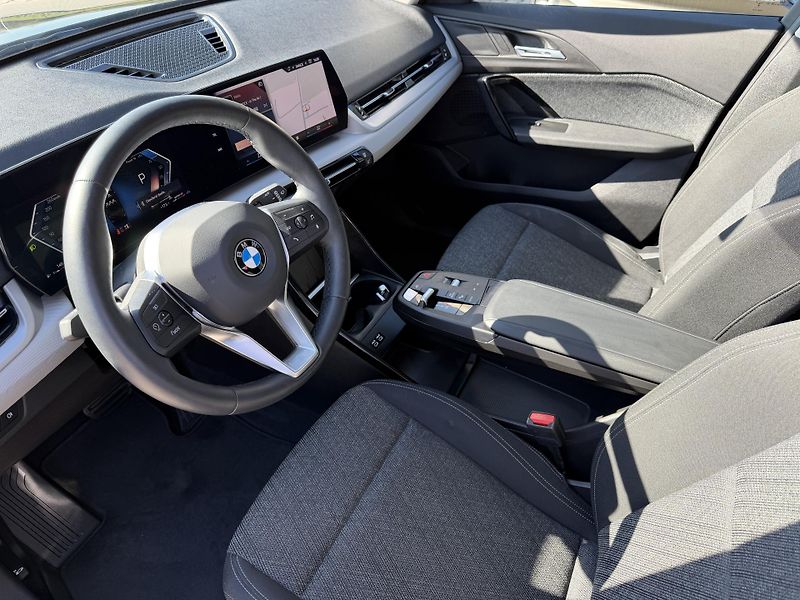BMW X1 (2024) 18i 100kW LED KAMERA CZ - fotka 20 z 40