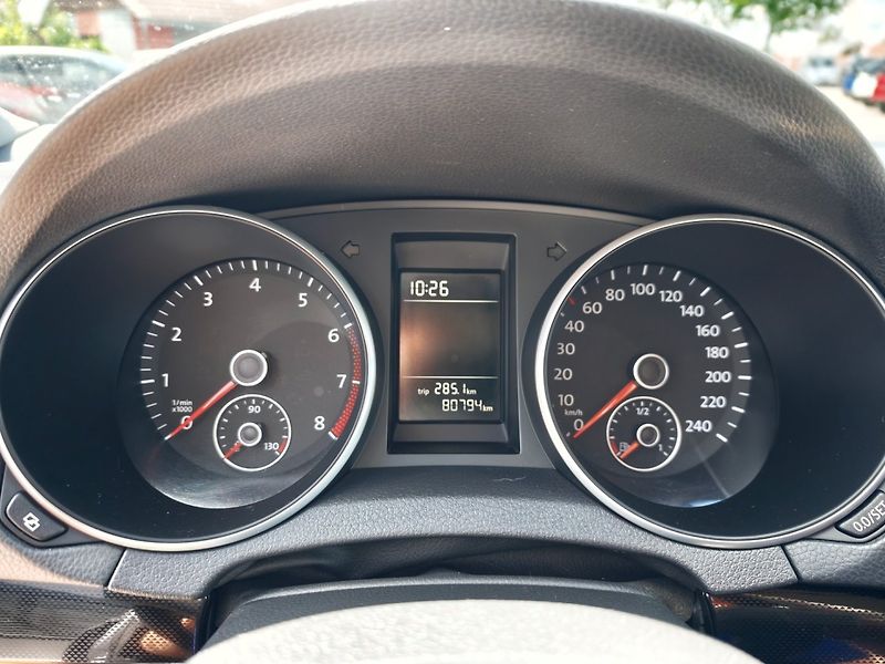 Volkswagen Golf (2010) 1,6 i 75 KW Comfort - fotka 31 z 33