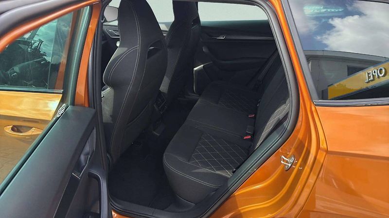Škoda Karoq Sportline 1,5TSI 110kW DSG/P35 - fotka 19 z 24
