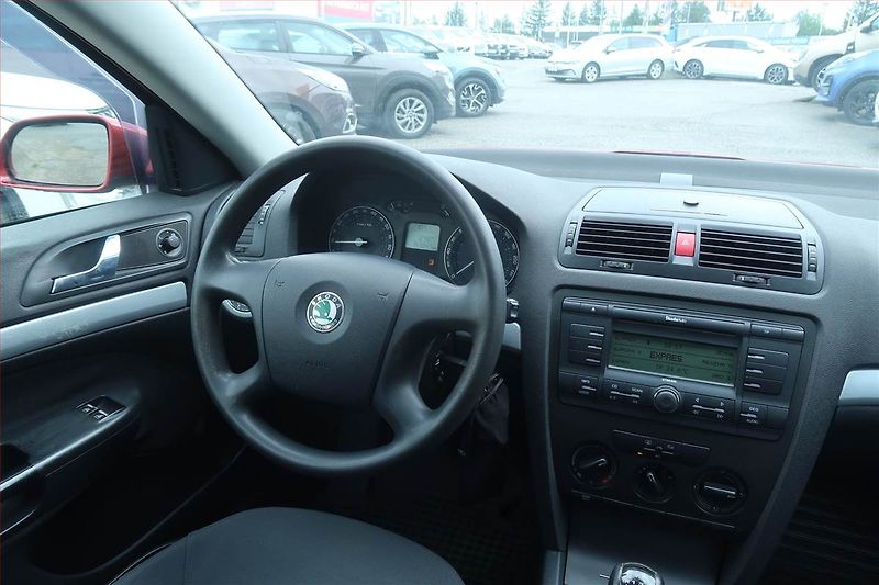 Škoda Octavia (2004) 1.6, Serv.kniha, nová STK - fotka 7 z 14
