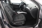 Audi A4 (2015) Sport 2.0 TDI, Navi, Bi-Xenony - náhled 9