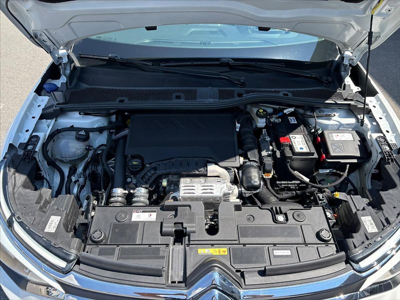 Citroën C4 1,2 PureTech  Feel Pack ZÁRUKA - fotka 11 z 23