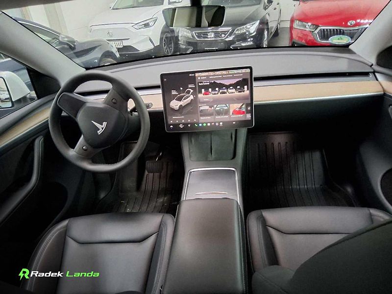 Tesla Model Y (2023) Long Range AWD Berlín - fotka 6 z 9