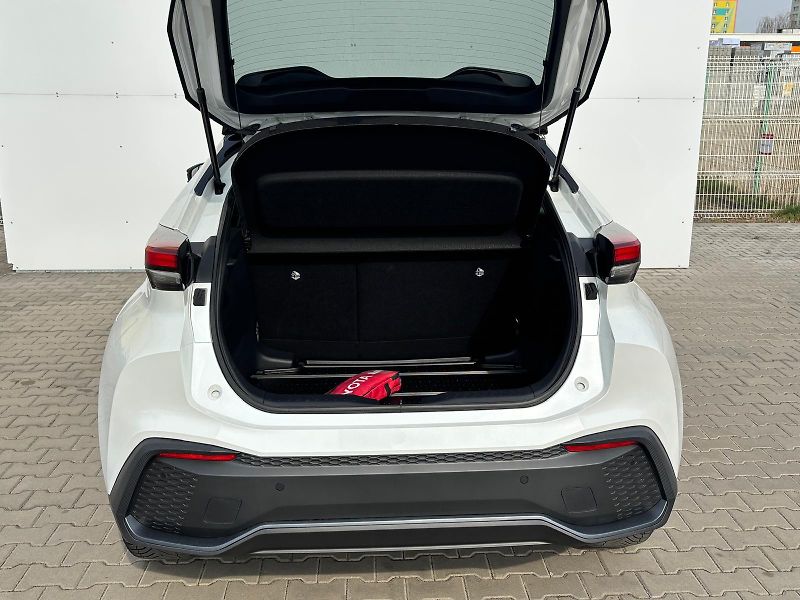 Toyota C-HR 2,0 HEV e-CVT Style - fotka 10 z 27