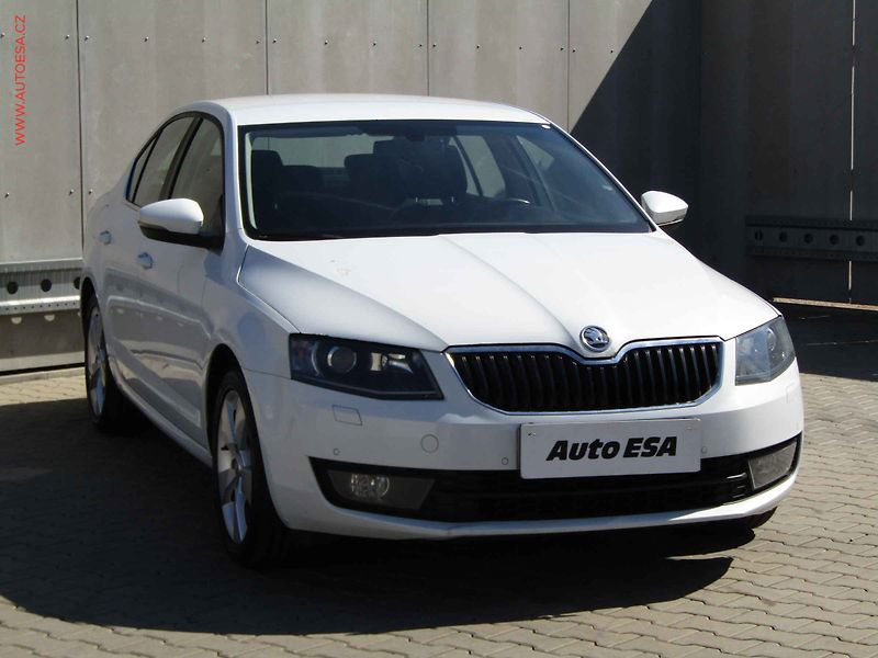 Škoda Octavia (2015) 1.6 TDi, ČR, AC, TZ, park - fotografie inzerátu