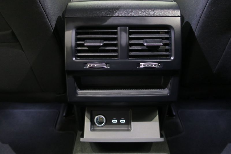 Volkswagen Touareg (2022) 3,0 TDI V6 ČR tažné 3,5t - fotka 44 z 50