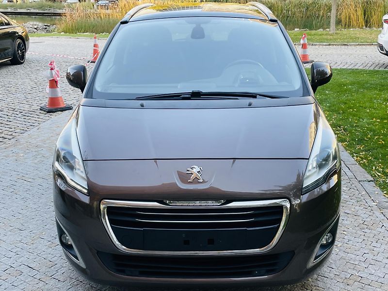 Peugeot 5008 2.0HDi MAN 1MAJITEL SENZORY  - fotka 6 z 43