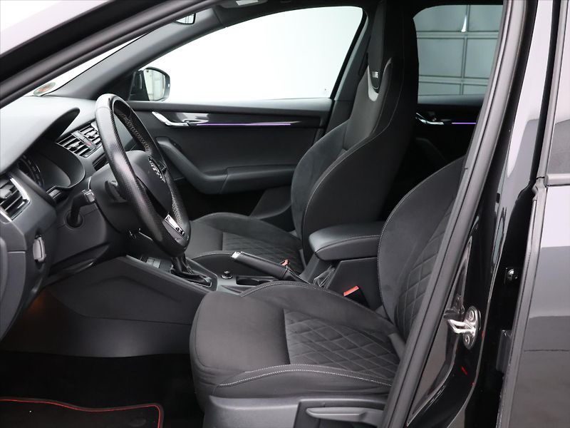 Škoda Octavia RS 2,0 TDI 135kW DSG LED 1.Maj - fotka 11 z 27