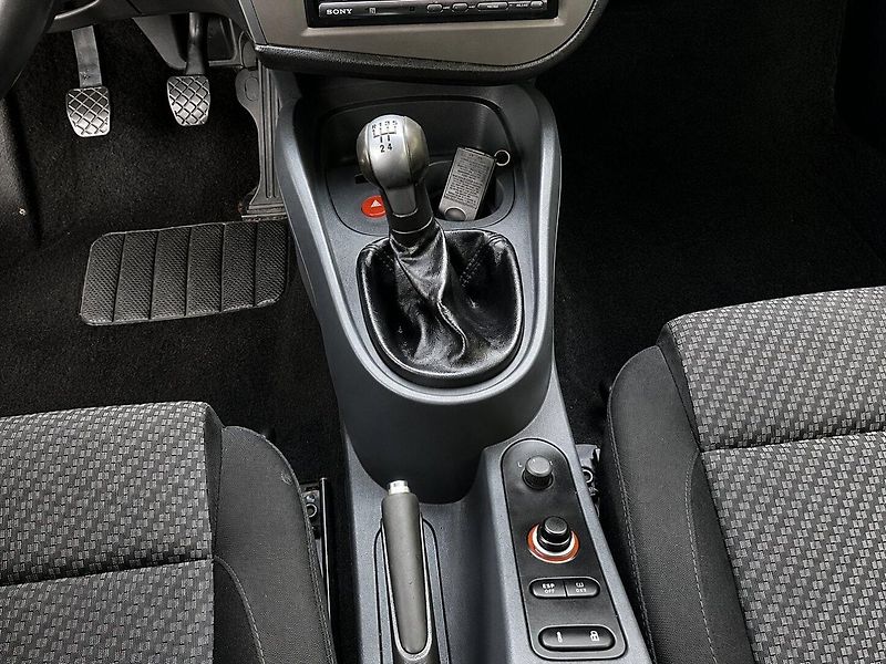 Seat Leon 1,6 MPi (75kW)*STK DO 7/2028* - fotka 12 z 15