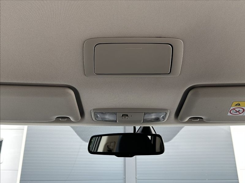 Mitsubishi Outlander 2,0 150PS  Intense A/T 4x4 - fotka 28 z 53
