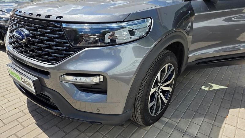 Ford Explorer (2021) 3.0 EcoBoost 336 kW PHEV 7míst - fotka 44 z 47