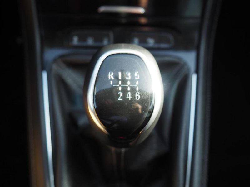 Opel Grandland X (2019) 1.5 CDTi - fotka 17 z 25