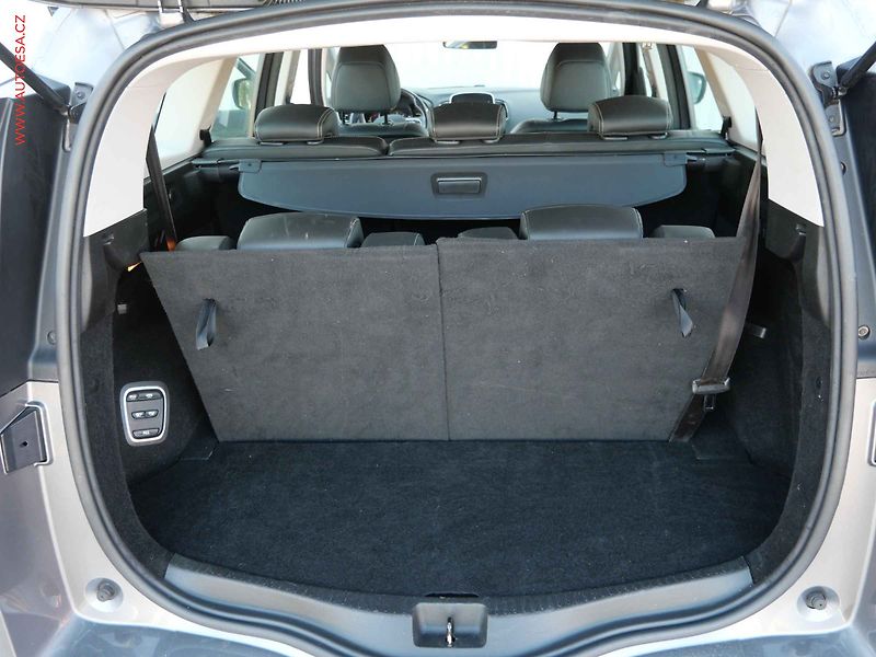 Renault Grand Scénic (2018) 1.5 dCi, Intense, navi, TZ - fotka 25 z 26