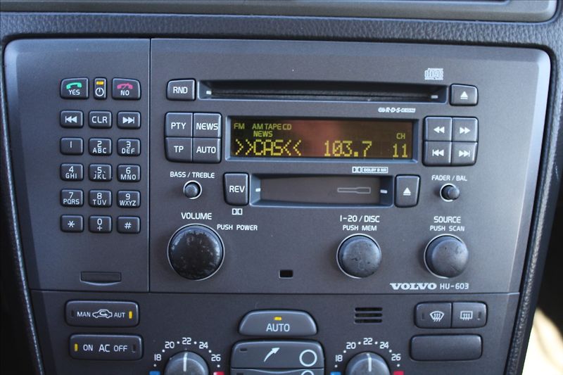 Volvo V70 2,4 D  NOVÉ V ČR,1.MAJITEL - fotka 11 z 18