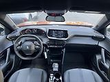 Peugeot 2008 1,2 PT  Allure EAT8 zár 4/28 - náhled 11