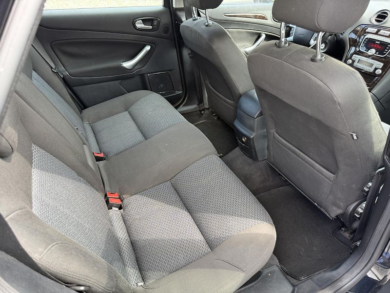 Ford Mondeo 2.0i 107 KW ALU. - fotka 12 z 13