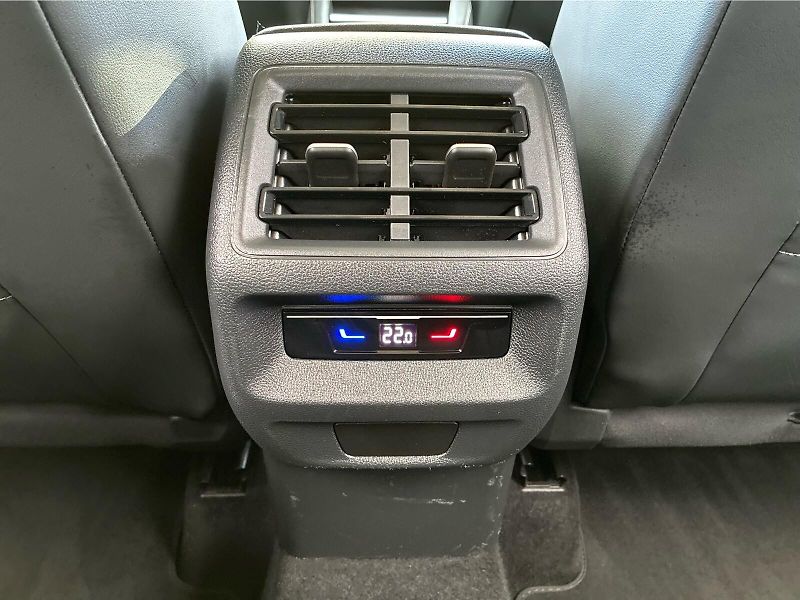 Volkswagen Tiguan 1.5 TSI 110kw DSG - fotka 13 z 30