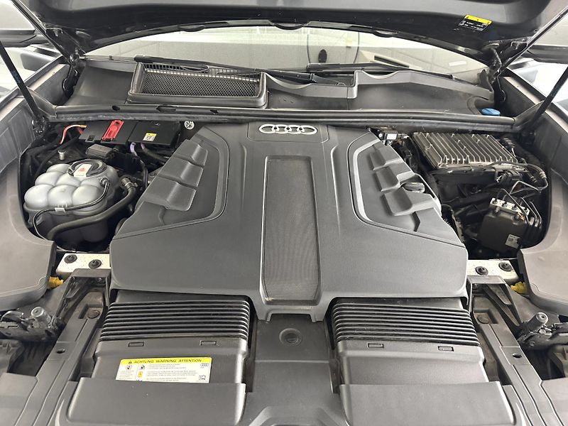 Audi Q8 50TDI Quattro*S-LINE*REZERVACE - fotka 42 z 42