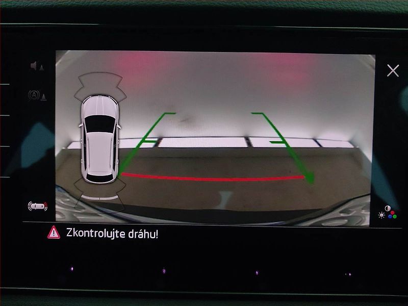 Škoda Karoq (2019) Ambition 1.5 TSI, Navi - fotka 21 z 21
