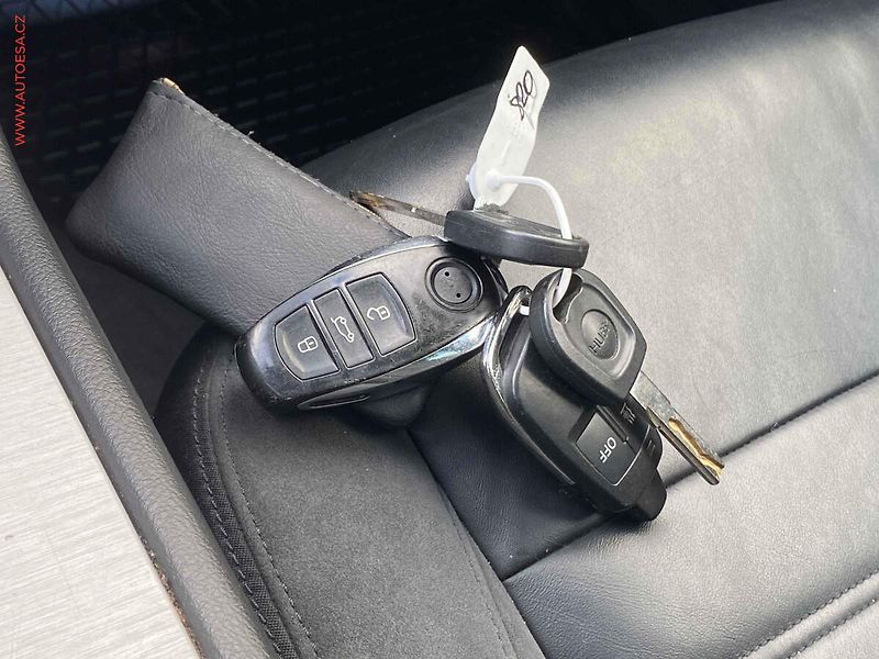Volkswagen Touareg (2014) 3.0TDi 4x4, DSG, bixen - fotka 21 z 22