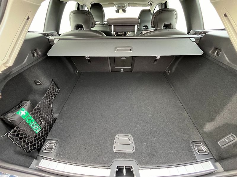 Volvo XC60 PLUS BRIGHT B5 AWD 184kW - fotka 12 z 31
