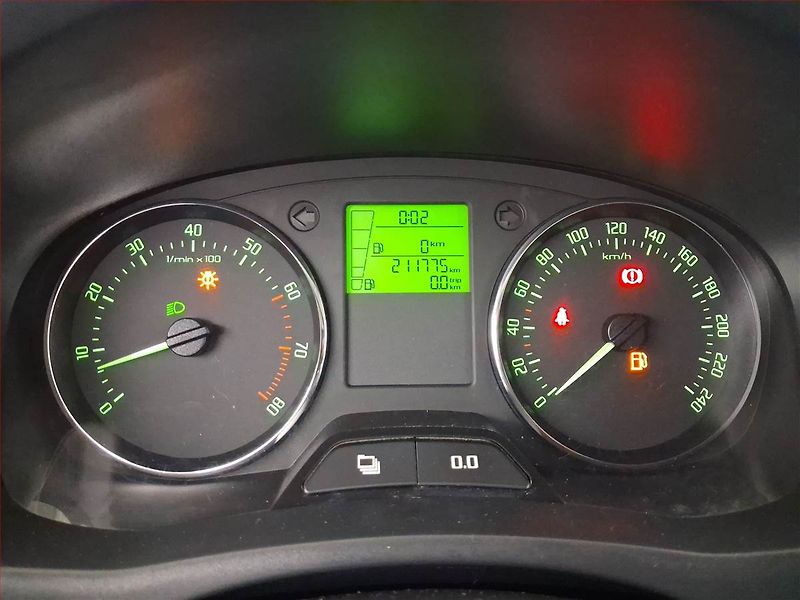 Škoda Fabia (2011) 1.2 TSI, nová STK, zamluveno - fotka 11 z 16
