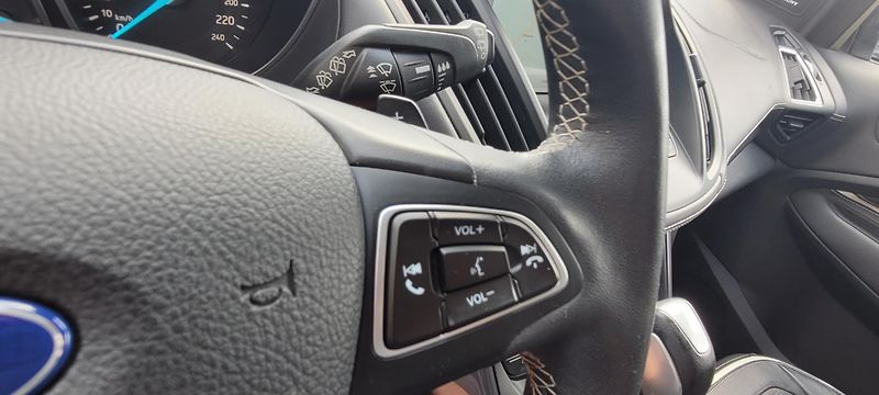Ford Kuga (2017) 2,0TDCi 132kW DSG 4×4 Vignale  - fotka 33 z 52