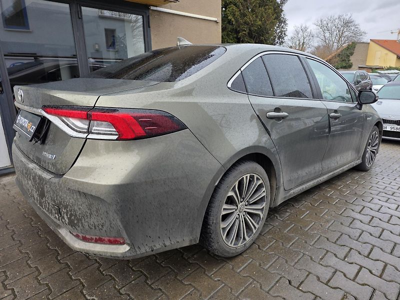Toyota Corolla 1.8-HYBRID-AUTOMAT-NAVI-KAMERA - fotka 11 z 14