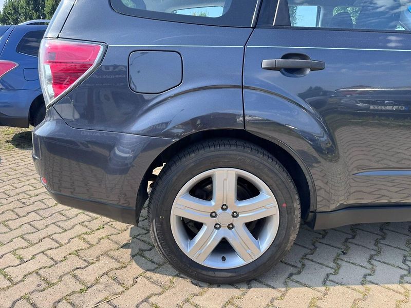 Subaru Forester (2009) 4X4 2,0i 110 KW TAŽNÉ 2. MAJ - fotka 14 z 42