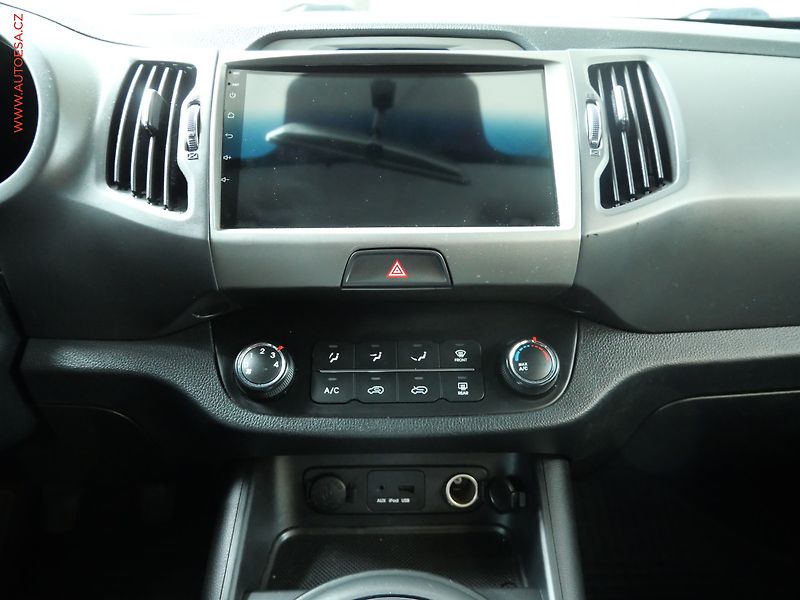 Kia Sportage (2012) 1.7CRDi, AC, tempo - fotka 13 z 20