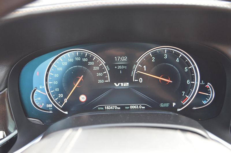 BMW Řada 7 (2017) 760Li ,6.6 /448kW,xDrive,V12 - fotka 10 z 31