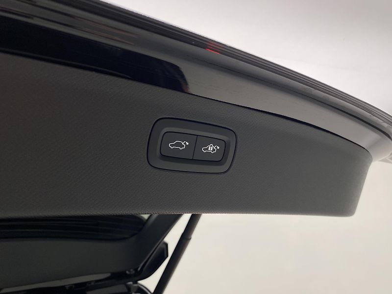 Volvo XC90 T8 RECHARGE BLACK EDITION 7m - fotka 37 z 70