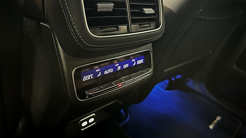 Mercedes-Benz GLE 53 AMG 4 MATIC / TOP STAV - fotka 28 z 65