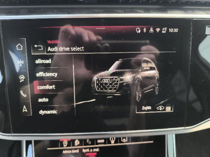 Audi Q7 3.0 TDi S-Line - fotka 18 z 23
