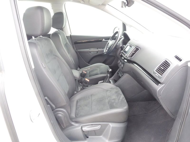 Volkswagen Sharan (2015) Highline 2,0 TDI 110kW 4MOTION - fotka 9 z 26