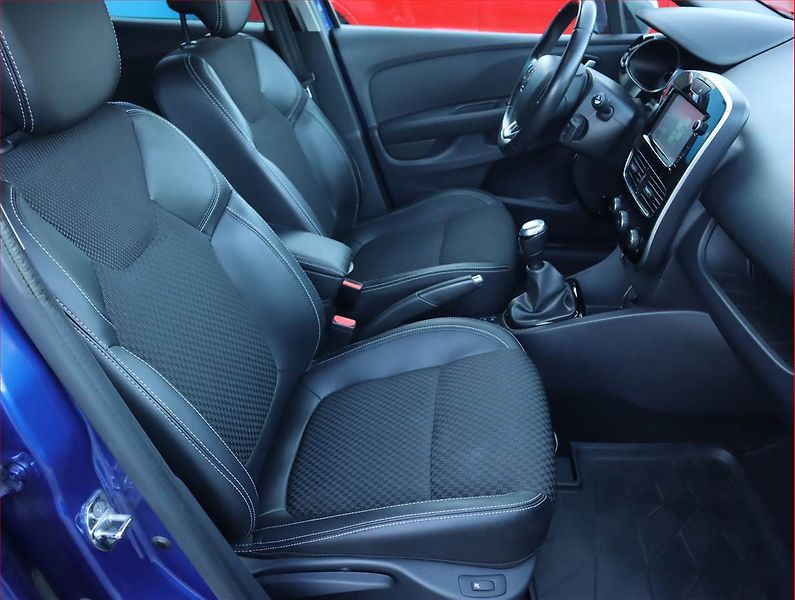 Renault Clio (2017) 0.9 TCe, Navi, Tempomat - fotka 9 z 19