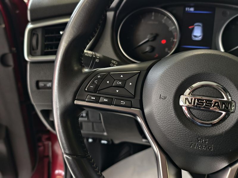 Nissan Qashqai 1.3 DIG-T 103kW KAMERA, PANO - fotka 20 z 25