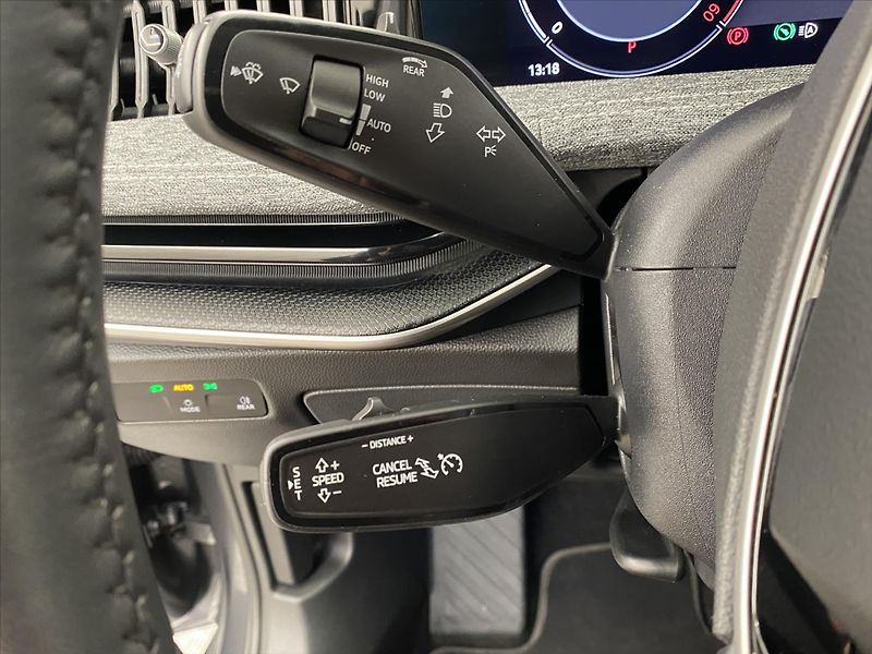 Škoda Superb 2,0 TDI 110kW DSG Selection - fotka 23 z 30
