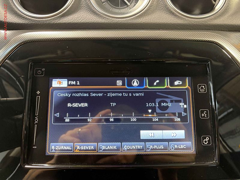 Suzuki Vitara (2020) 1.4 BoosterJet 4x4 Mild - fotka 13 z 16