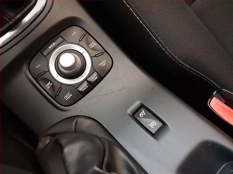 Renault Mégane (2012) 1.5 dCi, Tažné, udržované - fotka 19 z 22
