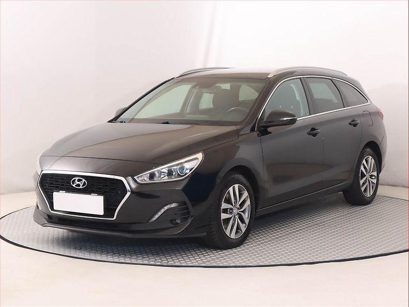 Hyundai i30 (2020) Family 1.6 CRDi, Serv.kniha - fotka 2 z 18